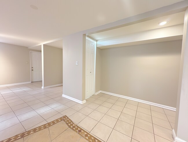 Photo - 125 S Leavitt St Unidad B