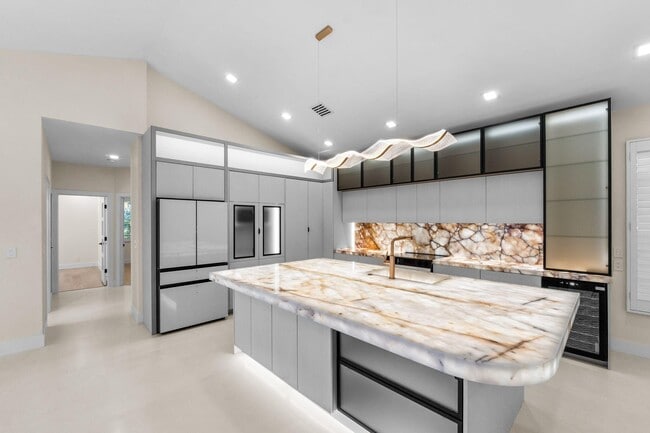 Photo - 7686 La Corniche Cir