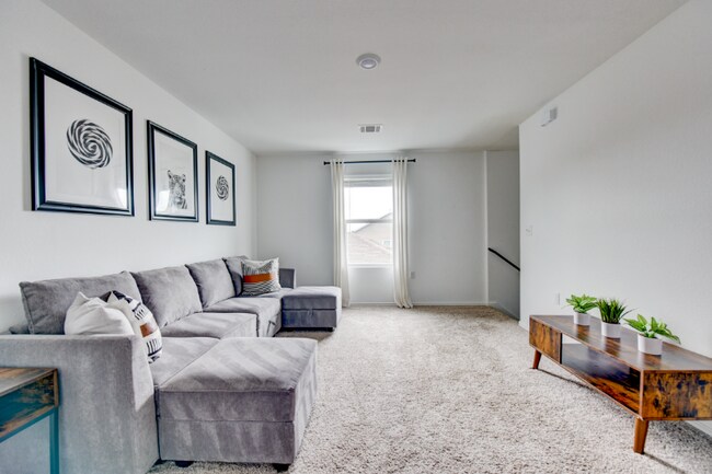 Photo - 2204 Nightview Dr