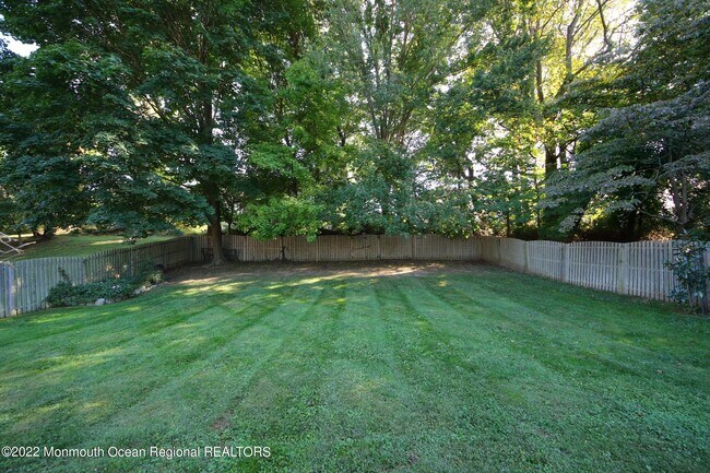 18 Crestview Dr