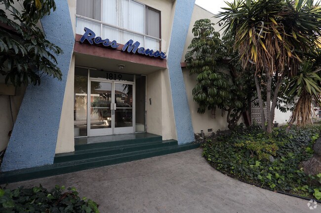 Photo - 1819 S Oxford Ave