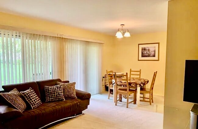 Planta abierta - 1153 Silverwood Ct