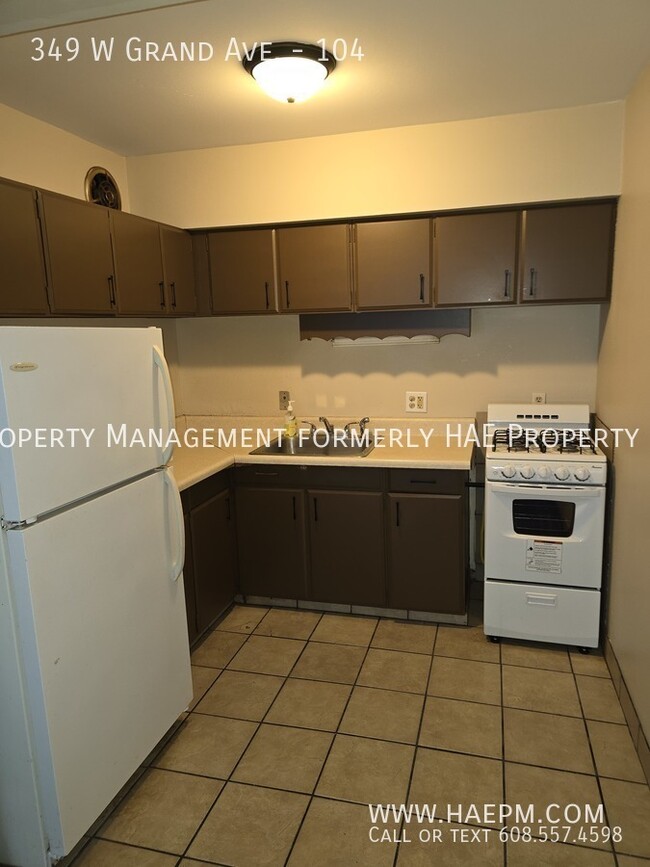 Building Photo - 349 W Grand Ave Rental