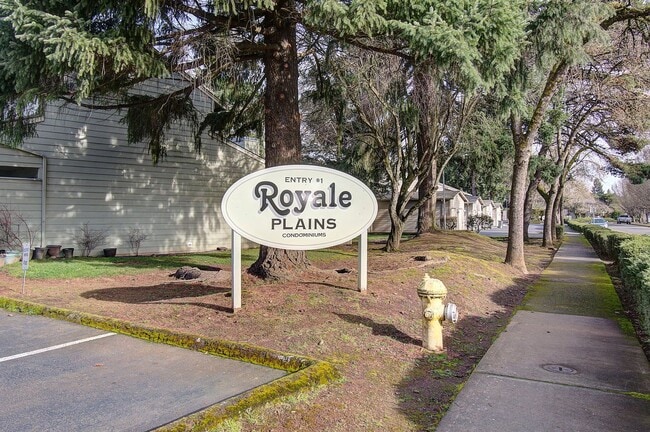 Photo - WELL MAINTAINED 2 BR, 2 BA TOWNHOME BY VAN MALL AREA!