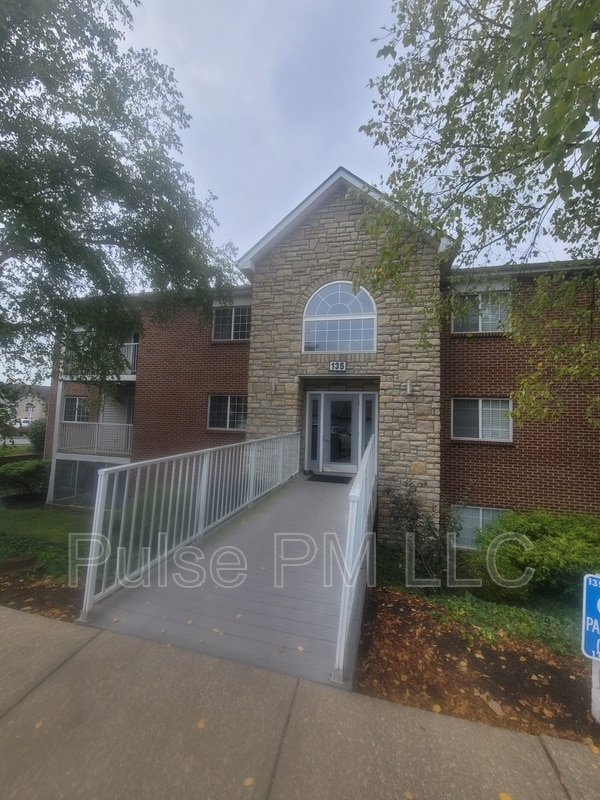 Building Photo - 135 Dale Hollow Dr Rental