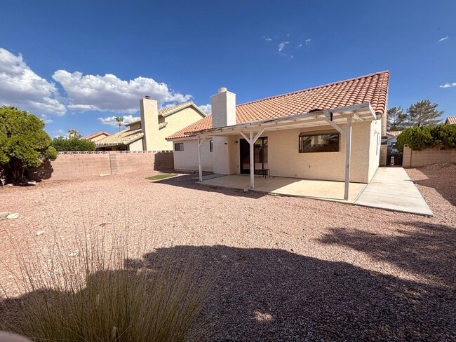 Photo - 1588 Yellowwood Dr