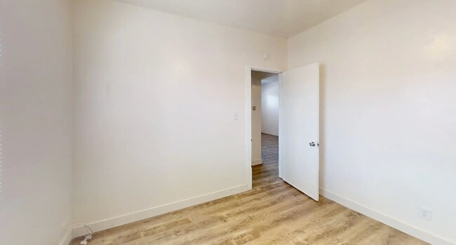 3348 Santa Fe Ave