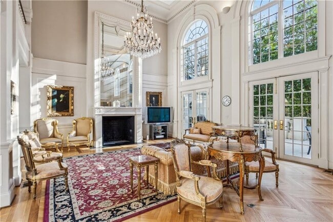 Photo - 712 W Paces Ferry Rd NW