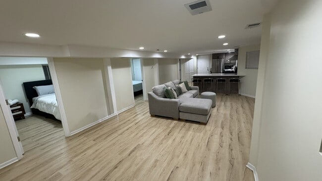 Photo - 1305 N Austin Blvd