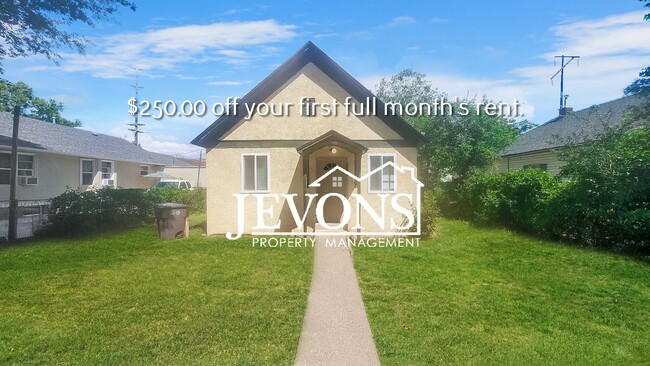 Building Photo - Coming soon! Available dates are subject to change without notice; please make sure you have tour...