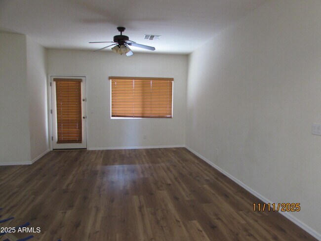 Photo - 102 N 118th Ave