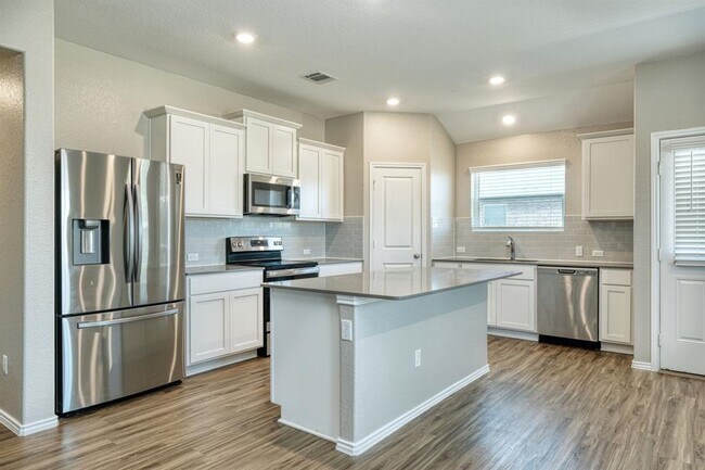 Photo - 111 Mountain Maple St