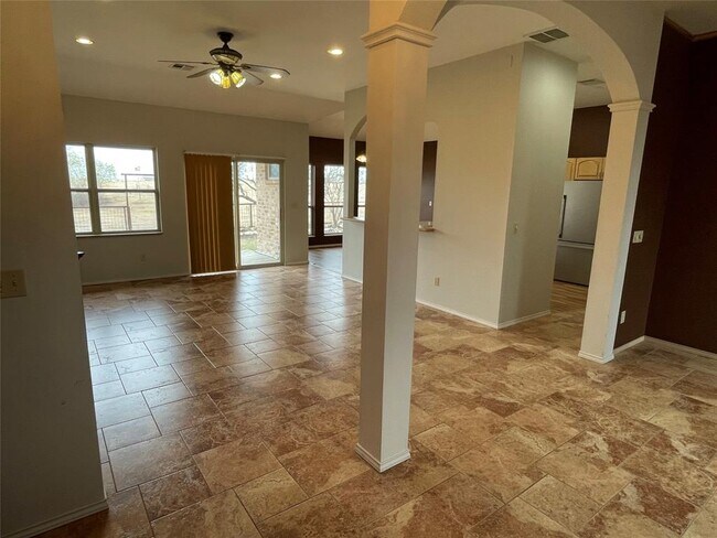 Photo - 10106 Schmidt Ln