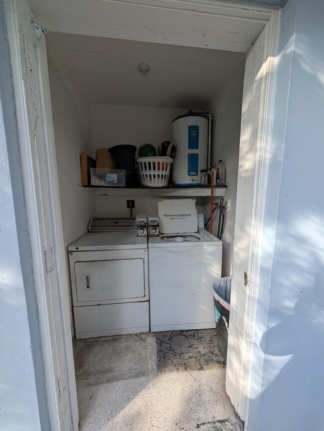 Photo - 828 NE 16th St