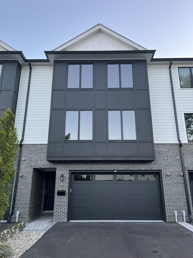 Photo - 7 Skye Dr Townhome