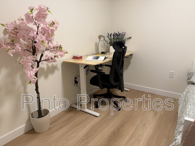 Photo - 8615-8108 108 St NW