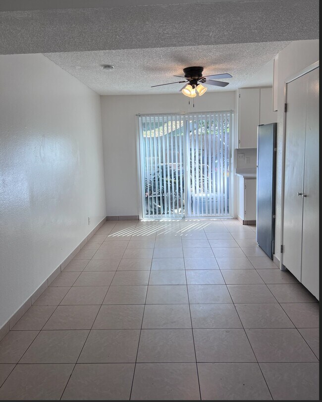 1155 Delphinium St Unidad D