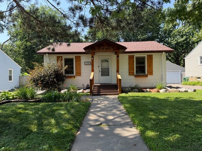 Photo - 3310 Zinran Ave S House