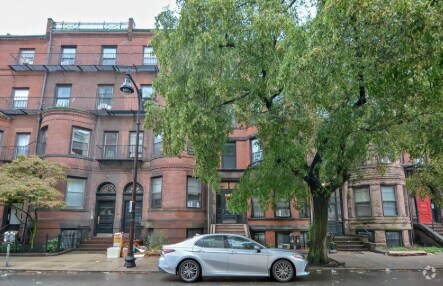 Building Photo - 511 Beacon St Rental