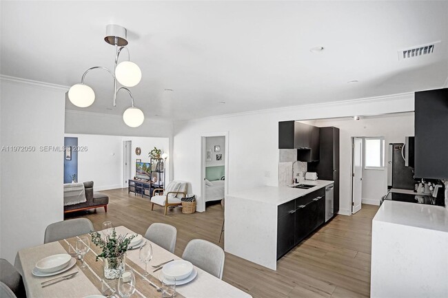 Photo - 3320 NE 13th Ave Unit 3320