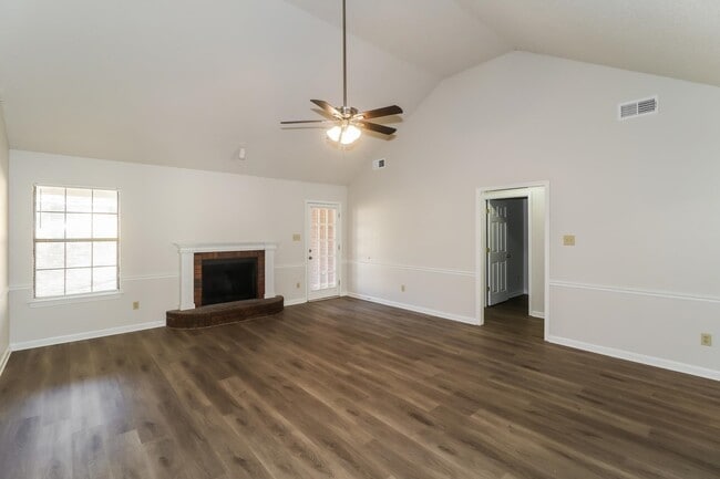 Photo - 7308 Stonington Dr