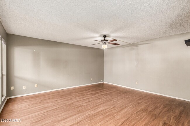 Photo - 2680 E Oakleaf Dr