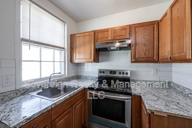 Building Photo - 406 Paines Ave NW Rental