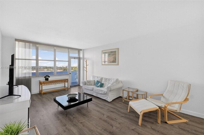 7441 Wayne Ave Unit 8J