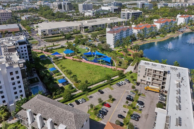 Building Photo - 8001 NW 41st St Unit 109