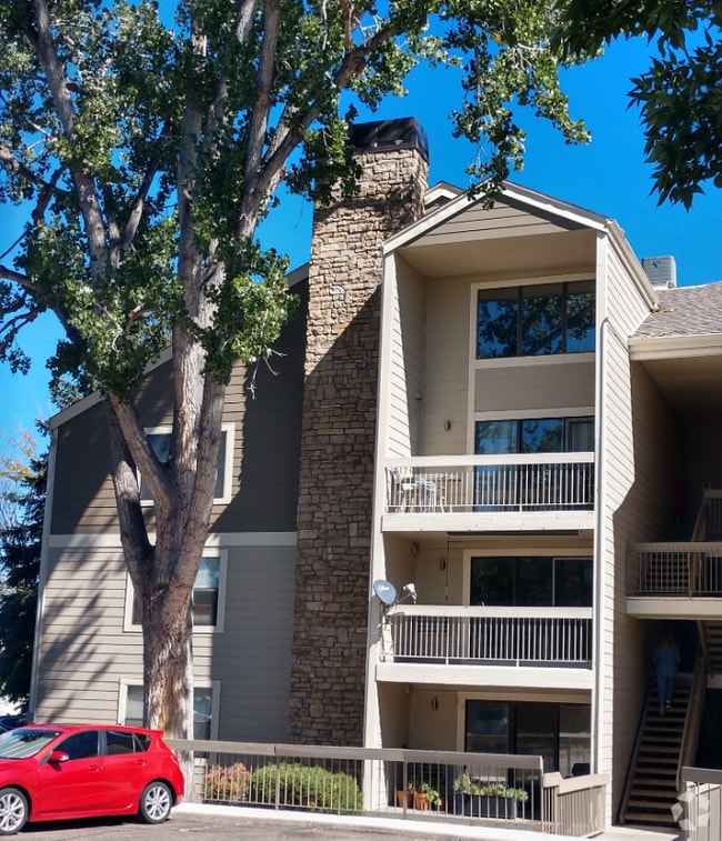 Building Photo - 4866 S Dudley St Rental