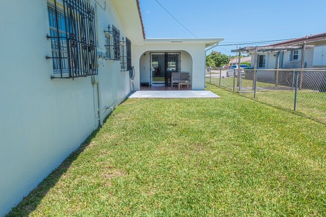 Photo - 1020 SW 84th Ave Unit 2