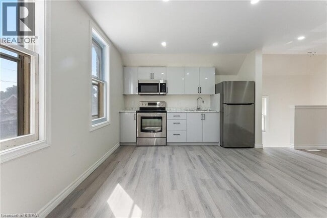Photo - 150 Elgin St