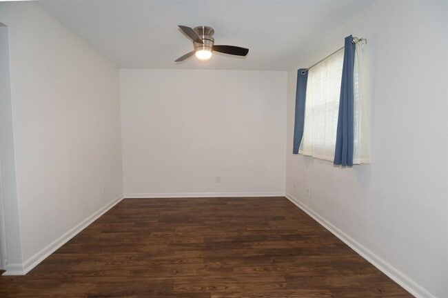 Photo - 2401 Manor Rd Unit 114