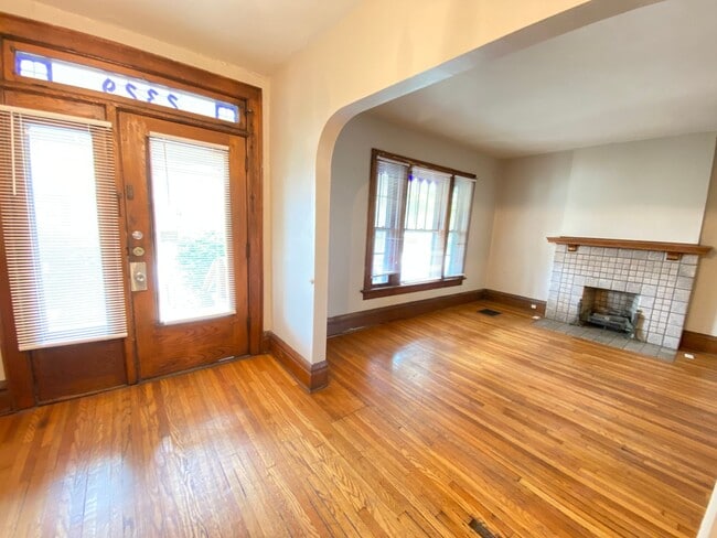 Photo - 2329 Indianola Ave Unit 2329