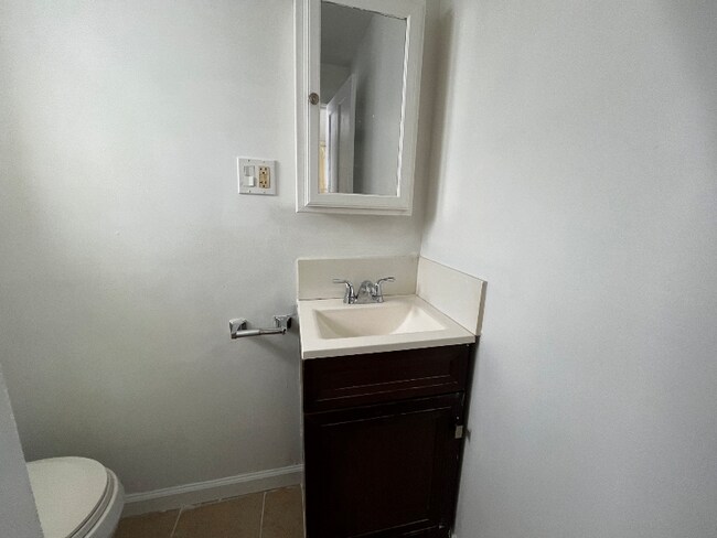 Photo - 683 State St