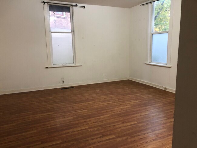 Photo - 320 SE High St