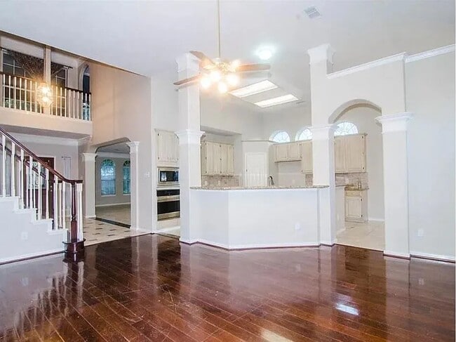 Building Photo - 22406 Wildwood Grove Dr