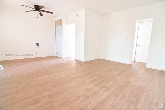 Building Photo - 2170 NW Flagler Terrace Unit 110 Rental