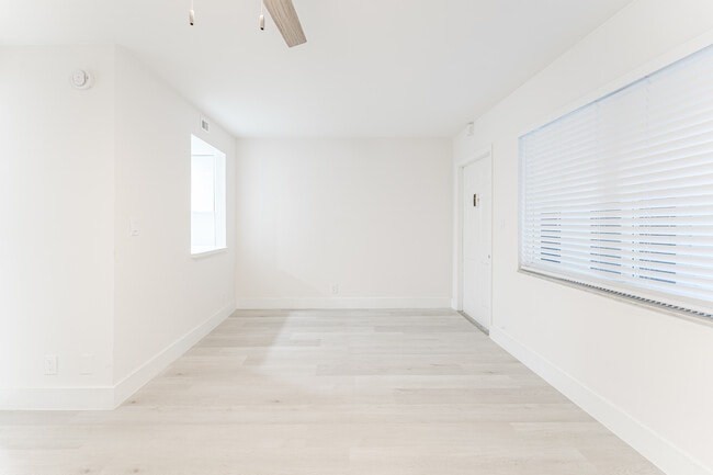 Photo - Oakland Park Villas