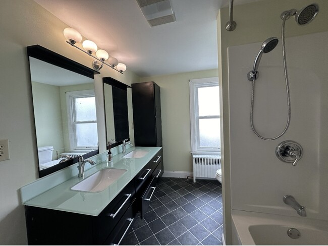 Photo - 1146 Vine St