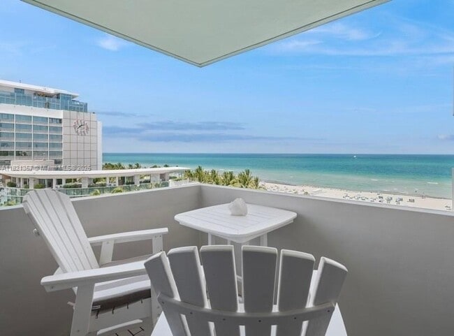 Building Photo - 2899 Collins Ave Unit 1025 Rental