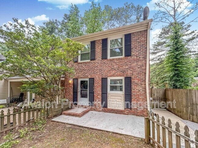 Building Photo - 1418 Twin Branches Cir SE Rental
