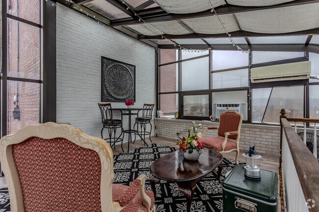 Roof top atrium - The Studios at 123
