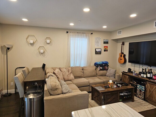 Photo - 44 W Eagle St Unit Apt 3