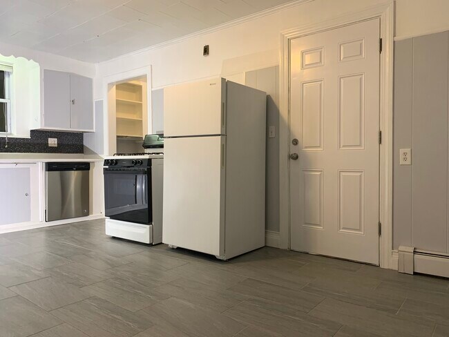 Photo - 547 Broadway Unit 1-B