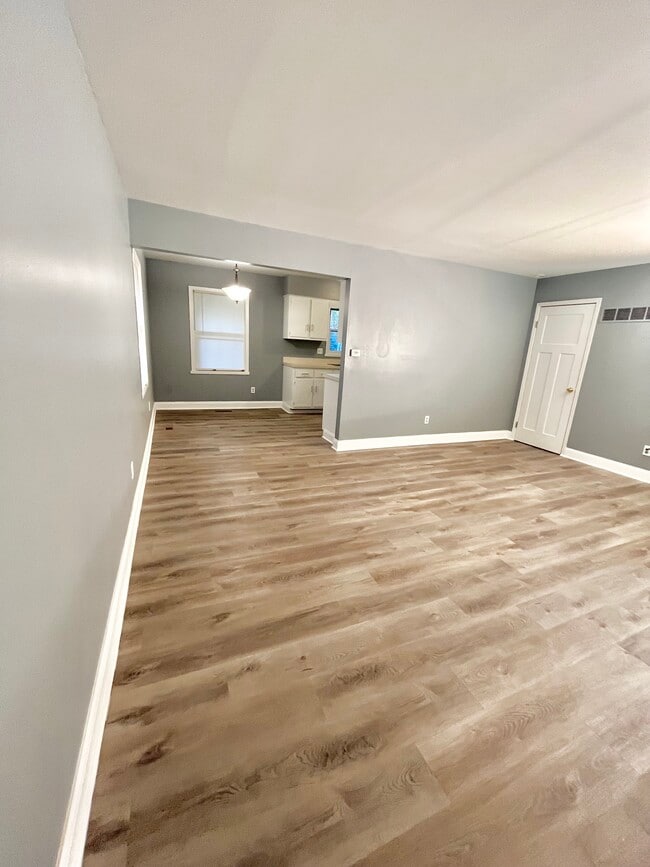 1224 Johnston Dr Apartments For Rent in Aurora, IL