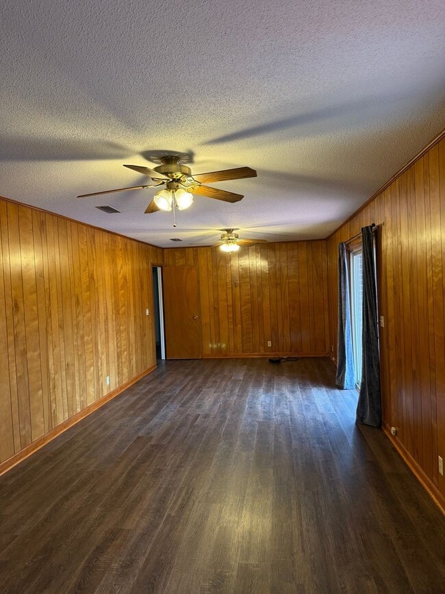 Photo - 102 Victoria Dr