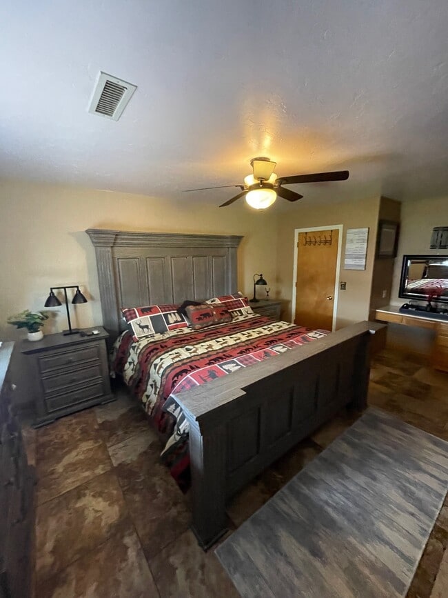 Building Photo - 4350 N Agua Fria Dr