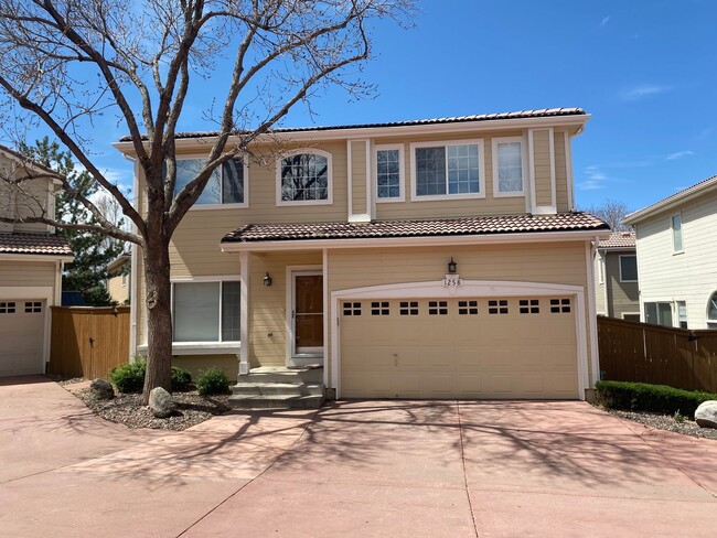 **MOVE-IN SPECIAL: $500 OFF!** - **MOVE-IN SPECIAL: $500 OFF!** House