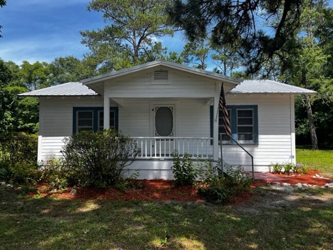 2 Bedroom 1 Bath House - 2 Bedroom 1 Bath House